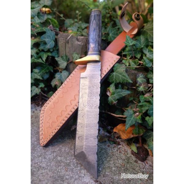 Puukko XXL Couteau Damas Lame 256 Couches Tanto Manche Bois Nuit Fabrication Artisanale Etui Cuir