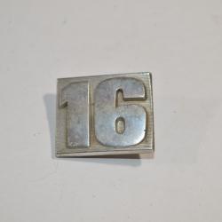 Sigle Monogramme Insigne / Logo de véhicule Ancien Voiture Renault 16    (20)