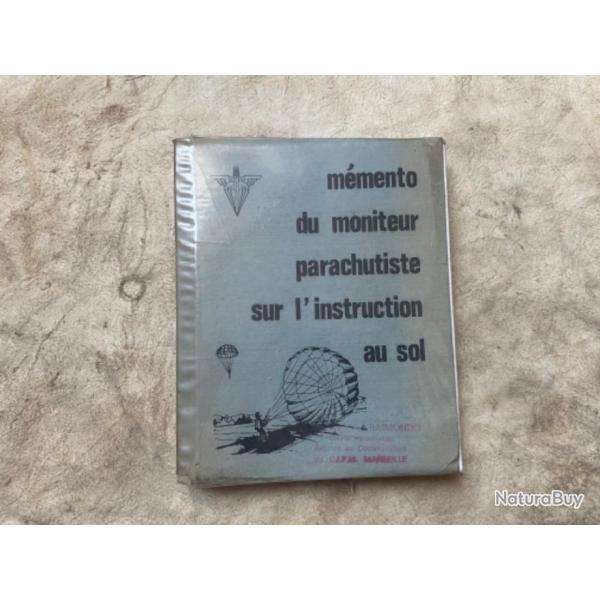 Livres Mmento du moniteur Parachutiste 1979