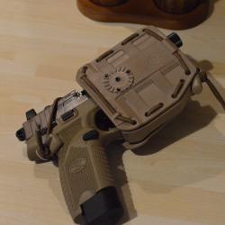 Holster Universel FDE/ TAN de marque VEGA