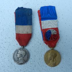 lot de 2 médailles du travail argent 1959 et or non datée