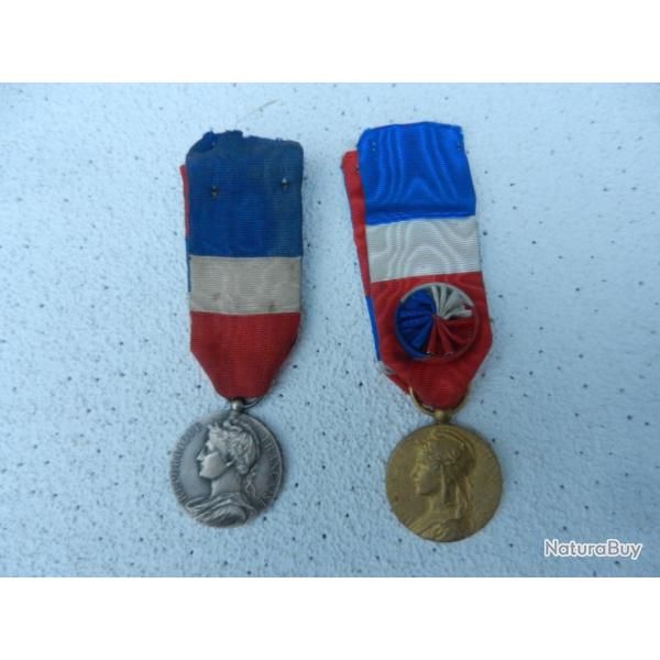 lot de 2 mdailles du travail argent 1959 et or non date