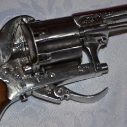 Petit revolver cal. 7mm. à broche au fonctionnement parfait. sainte-etienne