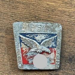 un insigne allemand badge lutwaffe ww2