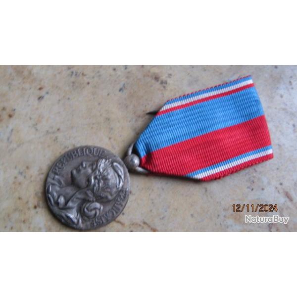 mdaille MDAILLE Honneur dcerne Confdration Musicale de France et de l'union Franaise musique