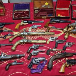 Annonce d'armes anciennes,pour comparer les tailles comme en bourse aux armes ou salon d'exposition