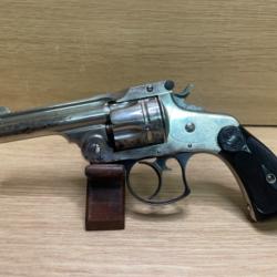 Revolver de marque Smith & Wesson, calibre 38 Smith & Wesson, à un 1 sans prix de réserve !