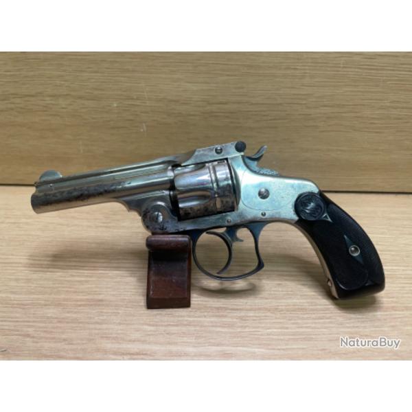 Revolver de marque Smith & Wesson, calibre 38 Smith & Wesson,  un 1 sans prix de rserve !