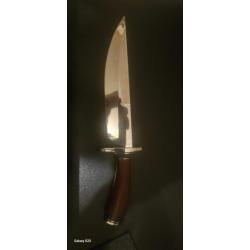 Vends couteau boker magnum édition limitée 2019 à 1900 exemplaires avec certificat son étui d'origin