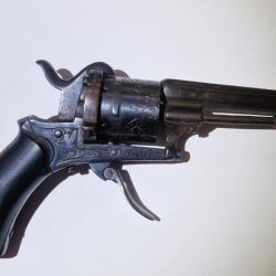 Revolver type le faucheux