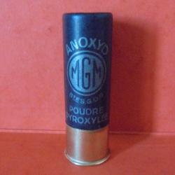 UNE  CARTOUCHE ANCIENNE CAL.16 CHEVROTINES MGM  NEUTRALISEE