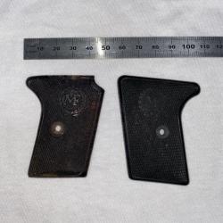 Paire de plaquettes de crosse pour Pistolet Manufrance Le Francais Calibre 6.35