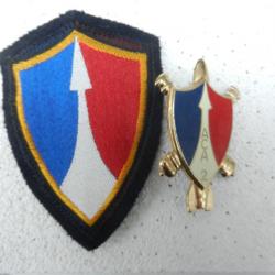 lot de deux insignes militaires artillerie 2ème corps d'armée  ACA 2