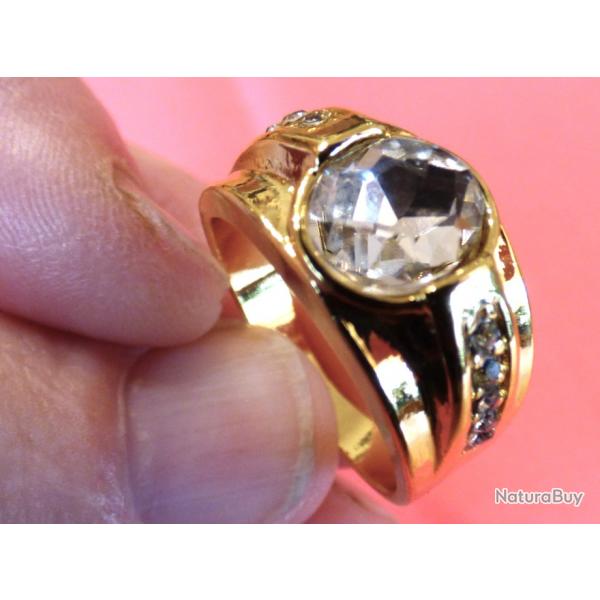 SPLENDIDE BAGUE NEUVE EN ACIER INOX DORE - TAILLE = 67,5 + BELLE PIERRE CENTRALE + 2 FOIS 4 PIERRES