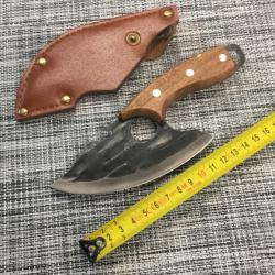 Couteau dépouilleur avec étui