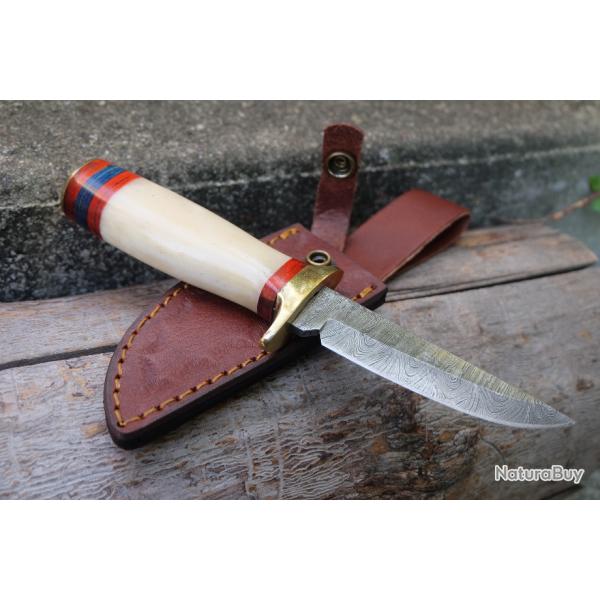 Poignard Puukko Couteau Damas Lame 256 Couches Trailing Point Manche Os Fabric Artisanale Etui Cuir