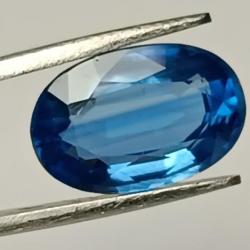 Saphir naturel bleu, 2.44 carats, VVS, Sri Lanka. (non chauffé et non traité.)