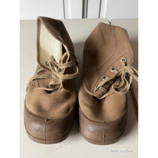 Chaussures de brousse, pataugas, idal mannequin, reconstitutions, chasse , pche, randonne.