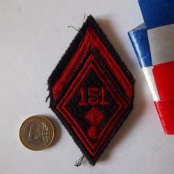 insigne collection militaire grade Ml 45 du 151 régiment infanterie 1 ère classe