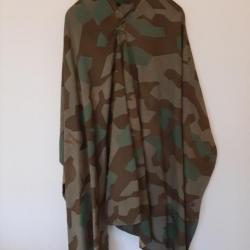 Poncho militaire camouflé allemand de la Seconde Guerre Mondiale authentique.