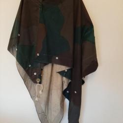 Poncho militaire camouflé pays nordique de la Seconde Guerre Mondiale authentique.