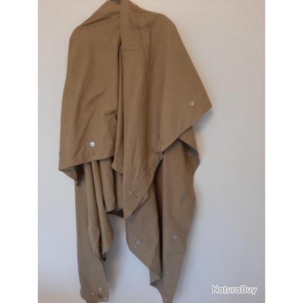 Poncho militaire franais assez rare de la priode Guerre d'Algrie authentique.