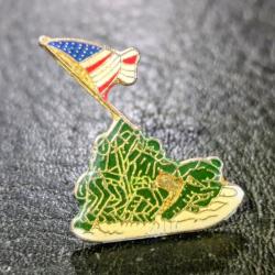 N pins lapel pin USMC Us Marines Raising the Flag on Iwo Jima military badge insigne militaire Tres