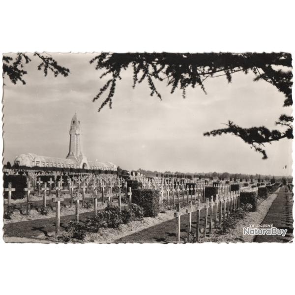 CPSM MILITARIA  -  DOUAUMONT  -  OSSUAIRE ET CIMETIRE