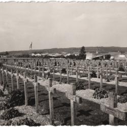 CPSM MILITARIA  -  BRAS-SUR-MEUSE  -  LE CIMETIÈRE ET LA CÔTE DU POIVRE