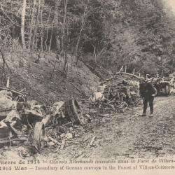 CPA-GUERRE 1914-Convois Allemands Incendies dans la Foret de Villers-Cotterets1