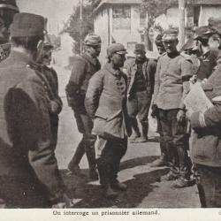 CPA MILITARIA - 51. SOMEPY(Marne) - Interrogatoire d'un prisonnier allemand 1914