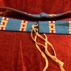 Rare ceinture perlée sioux en seedbeads doublée en tissu ancien indiens des plaines