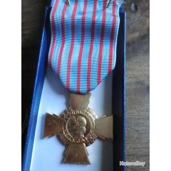 mdaille croix du combattant  B R