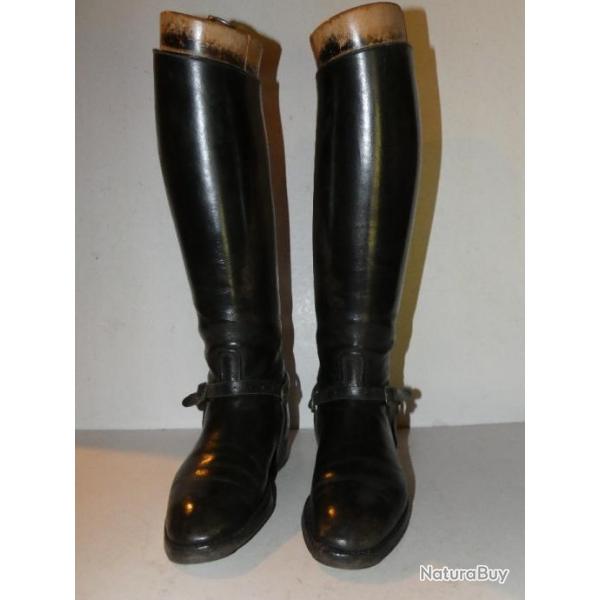 Bottes d'quitation homme en cuir avec embauchoirs en bois et perons