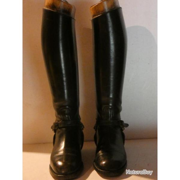 Bottes d'quitation femme en cuir avec embauchoirs en bois et perons