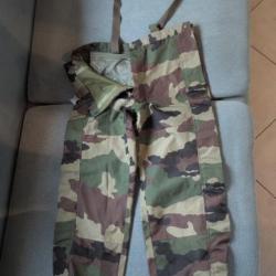 Pantalon pluie camo neuf 88L. 1euro sans prix de réserve