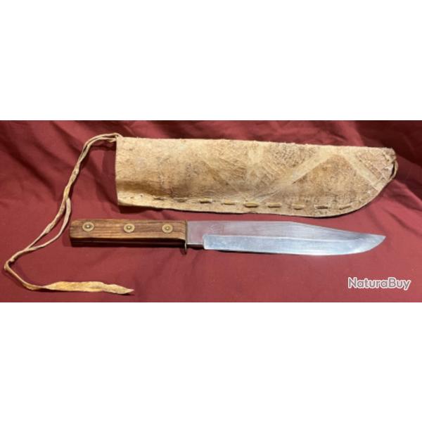 Joli bowie knife customis trappeur indien des plaines dans un tui en rawhide