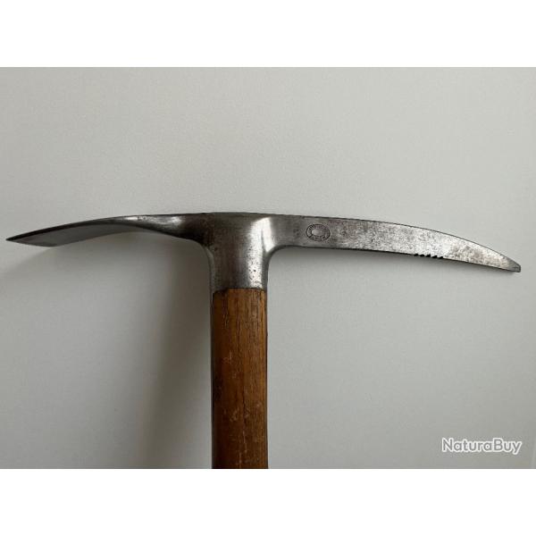 Beau piolet suisse professionnel vers 1950-60