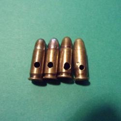 Lot de 4- 6,35 Browning ( 25 ACP ) divers marquage étui laiton, balle blindée, neutralisées