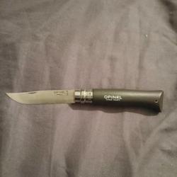 Opinel baroudeur noir gravé