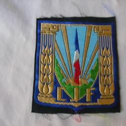 WW2 FRANCE PATCH EN TISSU D'ÉPAULE"  CJF " FRANCAIS NEUF 6,5 CM SUR 7,5 CM FOND BLEU LOT 1