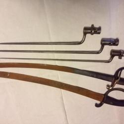 Lot  baïonnettes a douilles + 2 sabres + Sabre D'officier 1845  + Epée Sabre de grenadier