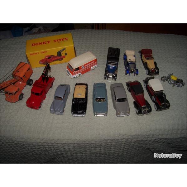 Lot de miniatures  aux 1/43 anciennes divers .. Dinky Toys , Norev , Cij ... etc .....