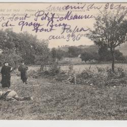 CPA -77- MEAUX - Guerre 1914 - Prêtres bénissant les morts allemands