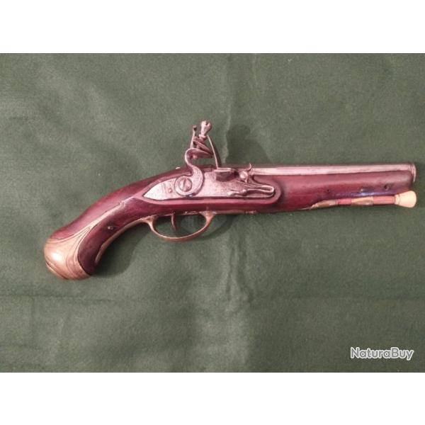Pistolet  silex Franaise dOfficier fin du XVIII sicle