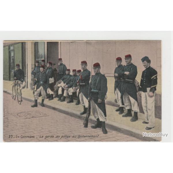 CPA GUERRE 1914.1918-LA GARDE DE POLICE AU CANTONNEMENT.