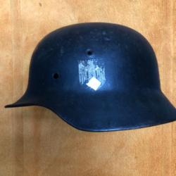 ALLEMAGNE WW2  authentique casque modèle 1940 avec insigne