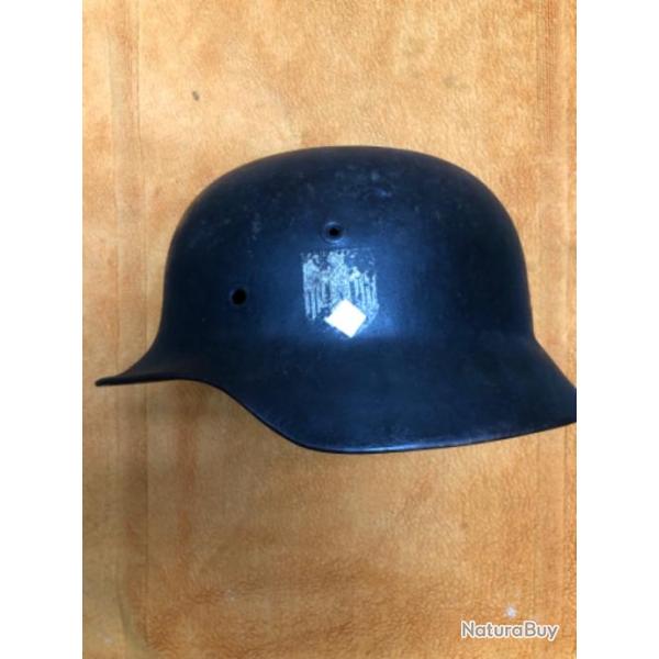 ALLEMAGNE WW2  authentique casque modle 1940 avec insigne