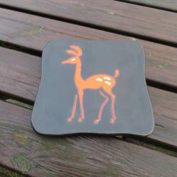VINTAGE - Ancien grand dessous de plat en faïence a décor d'animal stylisé de "Biche"- ANNECY/MISSY