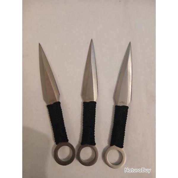 Lot trois couteaux de lancer kunai.